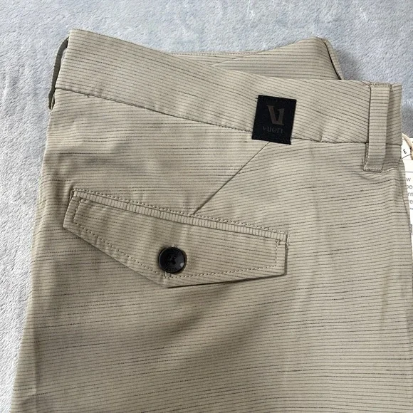 Vuori Mens Shorts Size 34 NWT Pebble Short Gravel Grey Performance Stretch - Picture 6 of 7
